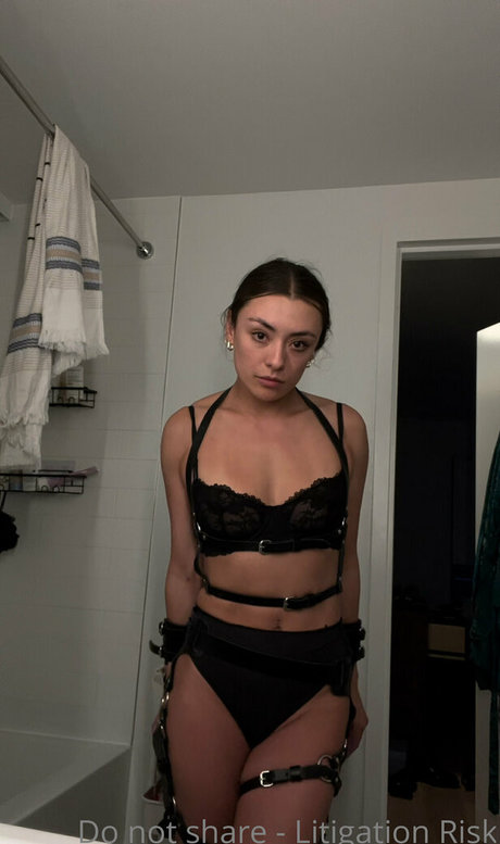 Yana Demeester star nice img