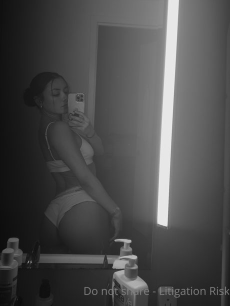 Yana Demeester sexy actress gallery