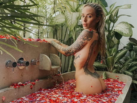 Alysha Nett model best photo