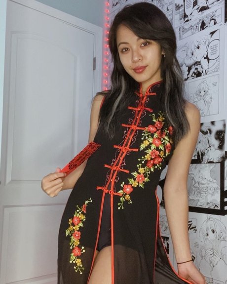 Chandradez model naked photos