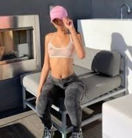 Edwina Carla Isaacs model hd photo