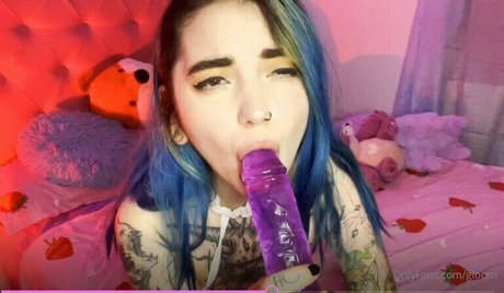 Gloom model pretty pics