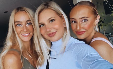 Autumn Moretti model top picture