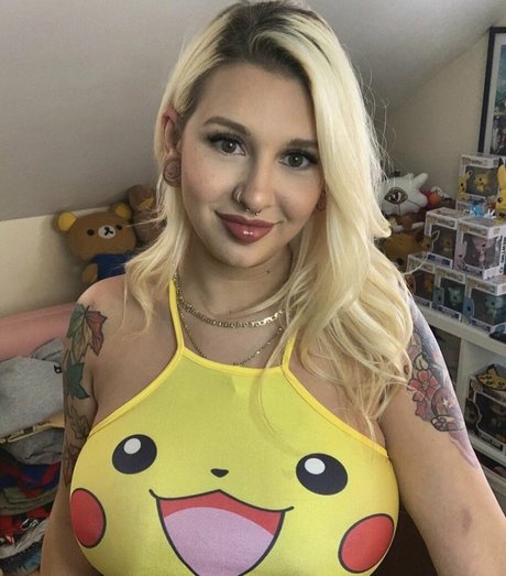 Autumn Moretti hd pornstar picture