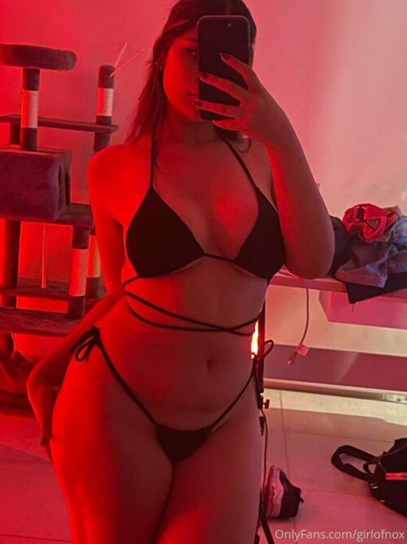 Julieta Allegretti model free pictures