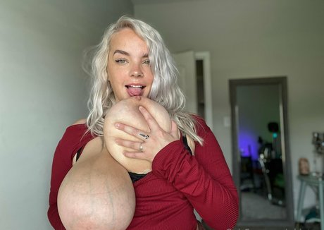 Whiptrax nude actress photo