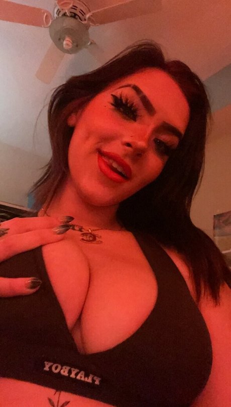 crystallhub sexy model image