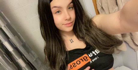 crystallhub model nice picture