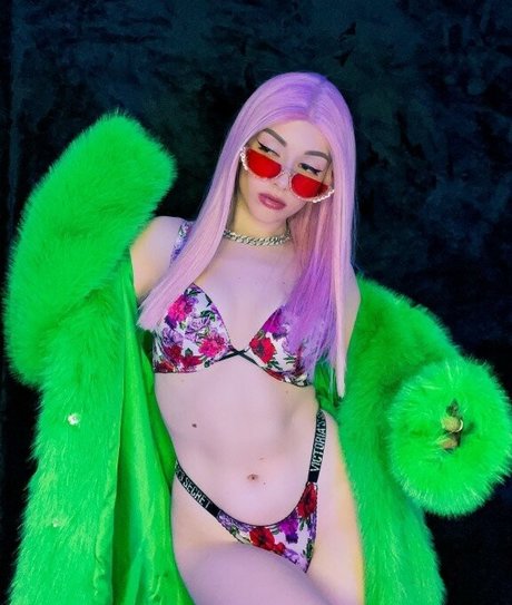 Nutellows nude star galleries