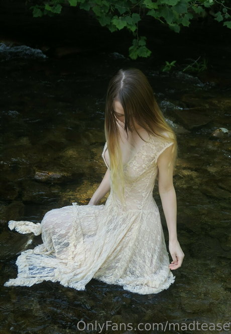 madtease sex model image