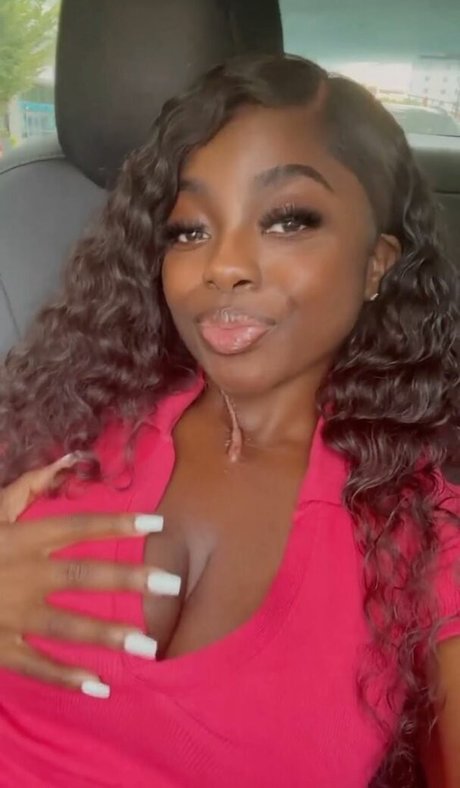 cupcake model erotic picture