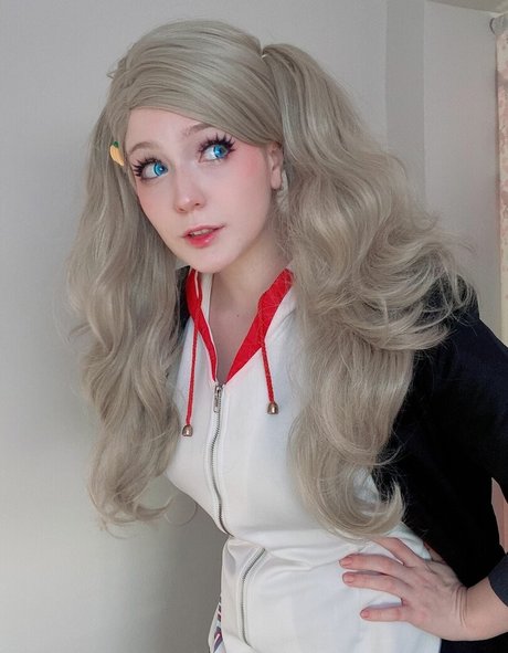 Satinstars model free picture