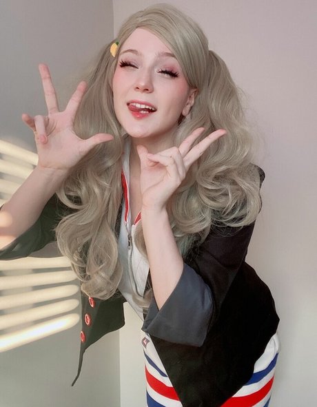 Satinstars model nude pic