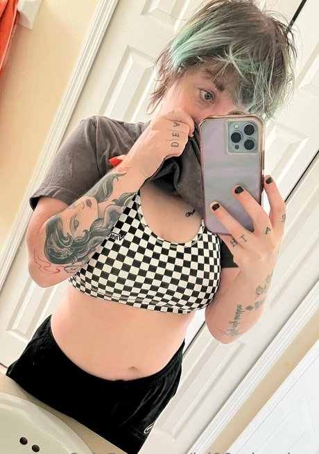 lvl99 sincubus naked model picture