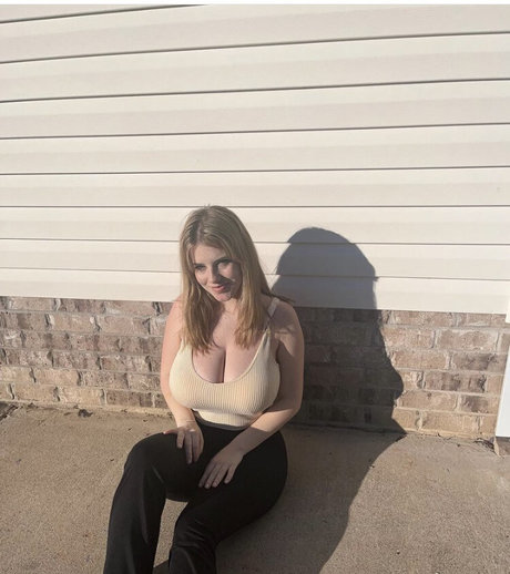 Haley Z model sex pics