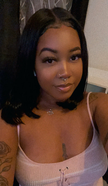 chanelmcqueen model exclusive pic