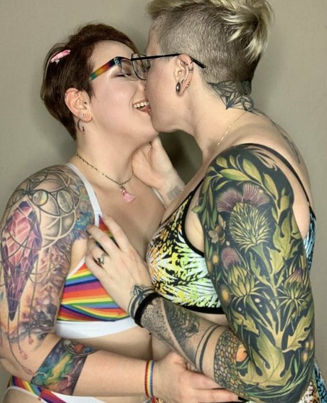 irisreigns naked actress photo