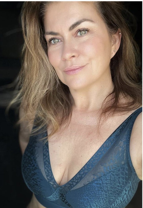 Amanda Lamb nice actress pictures