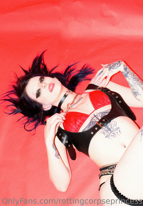 rottingcorpseprincess nude model photo