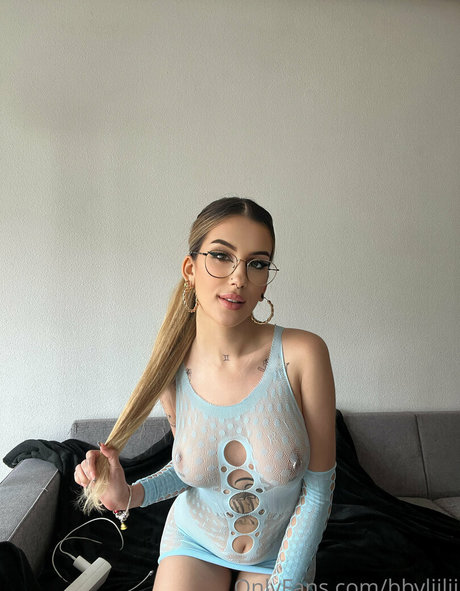 bbyliilii model hot picture