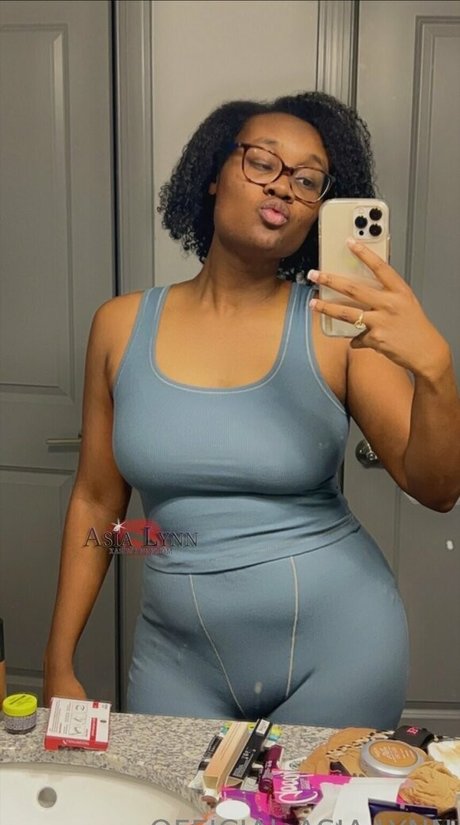 asialynnbby nice model picture