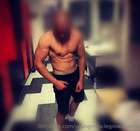 youngmusclegrowingboy adult model photos