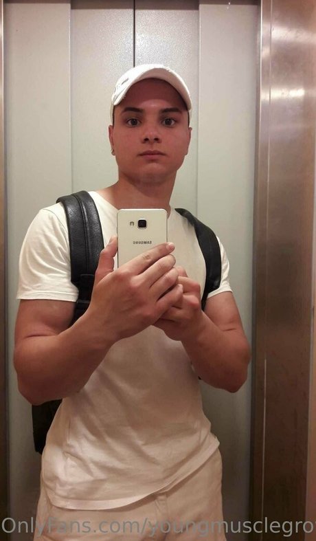 youngmusclegrowingboy model pornographic pictures