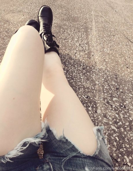 jickyj pretty actress photos