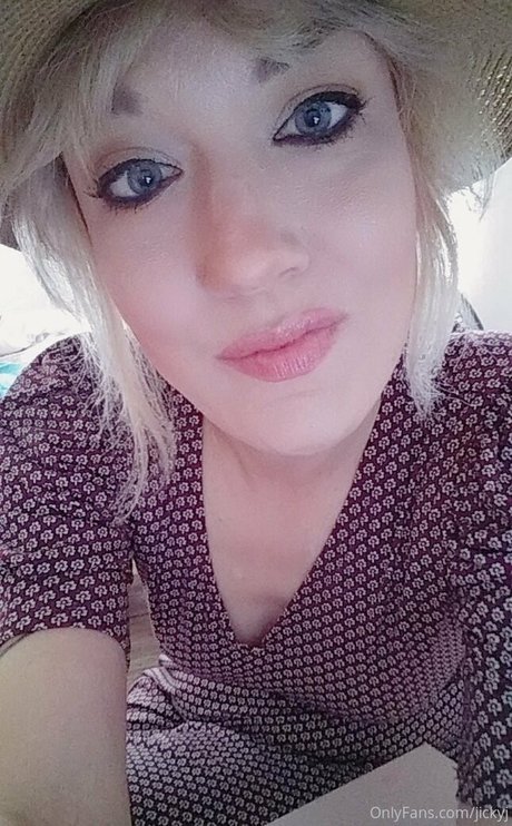 jickyj nude star pictures