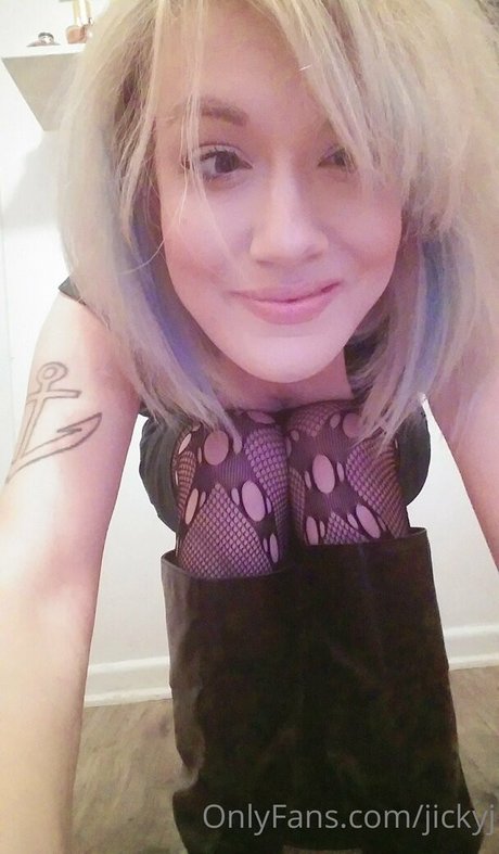 jickyj model sex pic