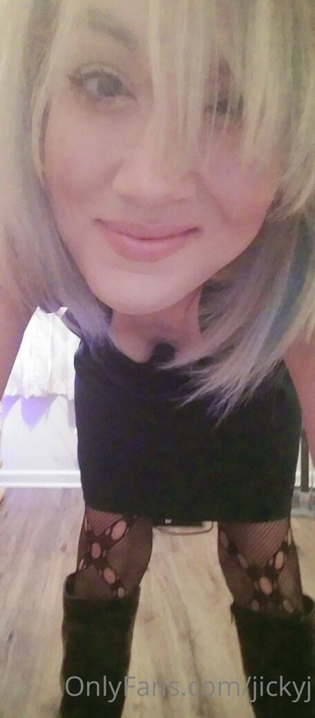 jickyj model erotic pic