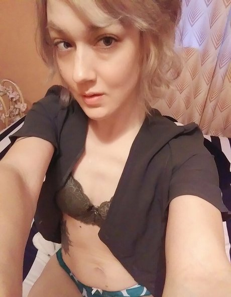 jickyj model erotic pics