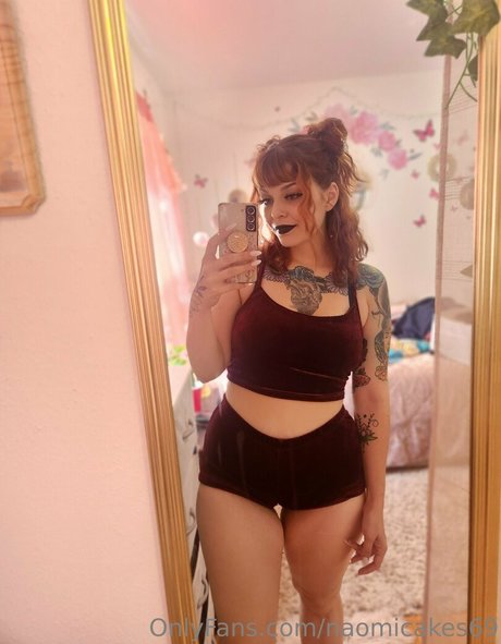 naomipeaches star naked pic