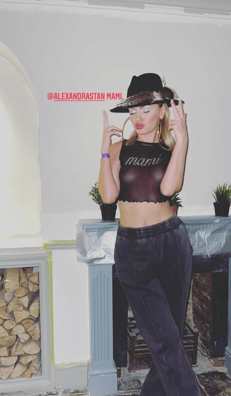 Alexandra Stan star art pictures