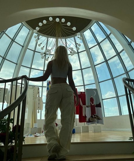 petite milf onlyfans pornos images