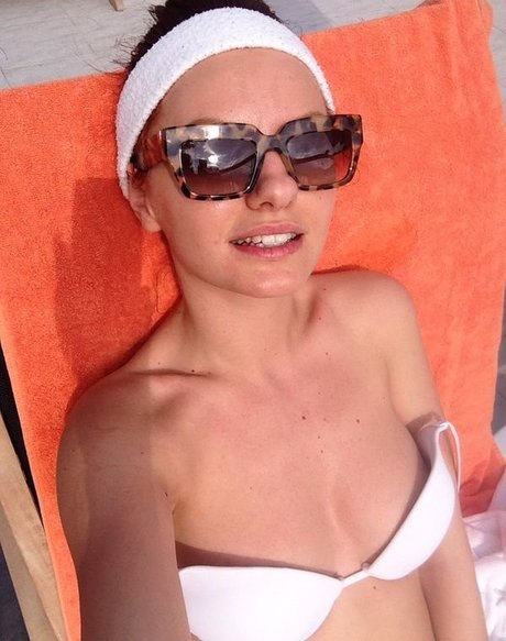 Alexandra Stan hd model pic