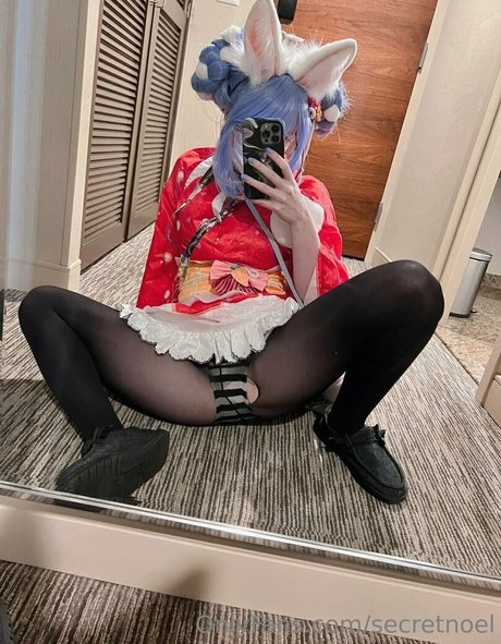 secretnoel sex model image