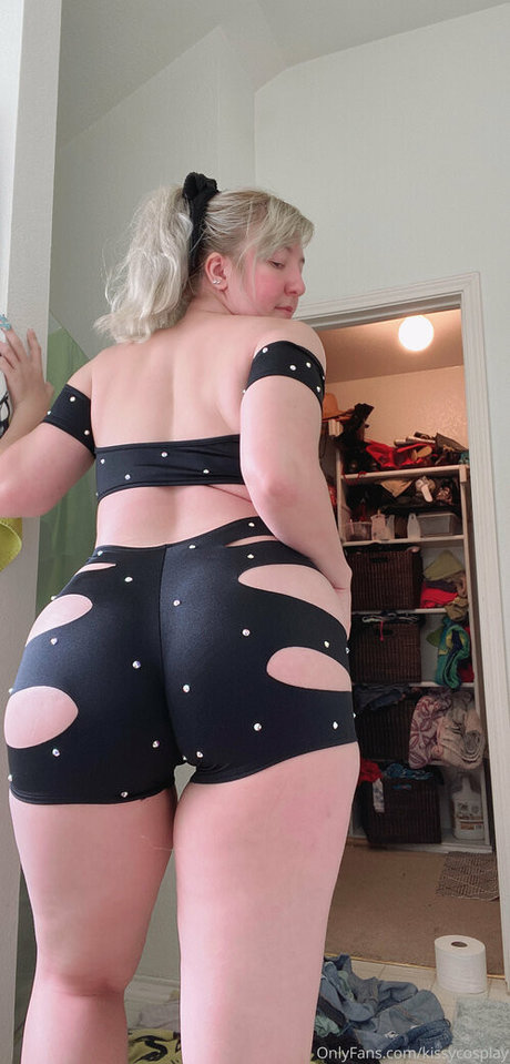 kissycosplay pretty model pictures