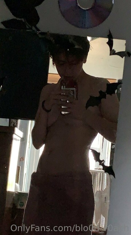 blo0d r0ach art pornstar pic