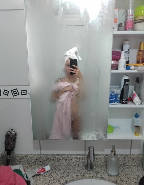 Liz Oliver hd actress galleries