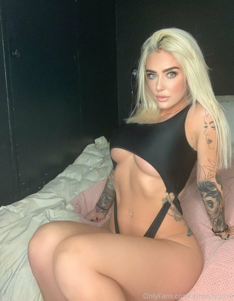 ashleywolfxo nice star photos