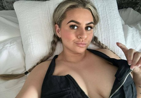 Maci Carter pornstar erotic photo