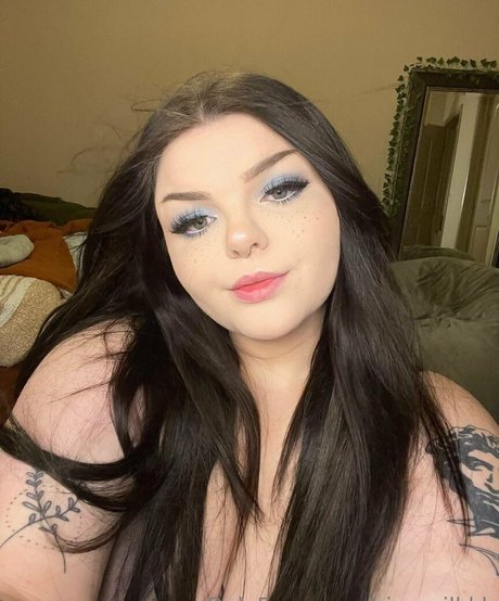 biggmilkkk beautiful model img