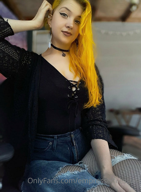 empresselfiiesfree pornographic star gallery