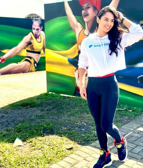 arianelipski nice model img