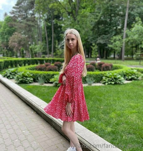 fantasy pearl nudes star pic