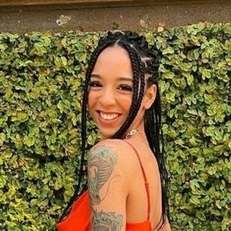 Amala Ekpunobi nudes model img