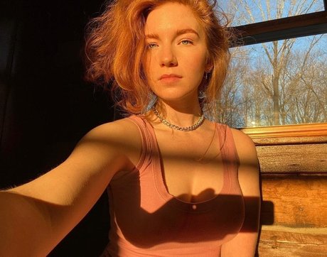 Annalise Basso porn actress pictures