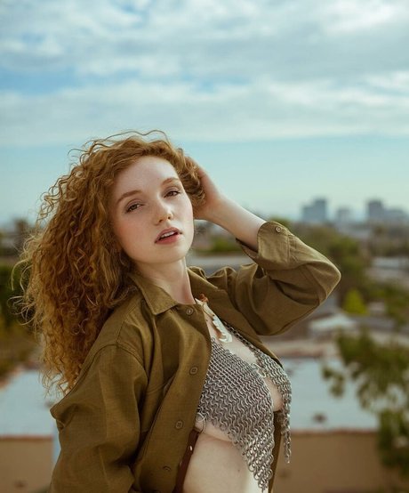 Annalise Basso sex star picture