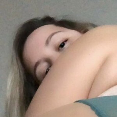 goddessfartsfree adult star photo